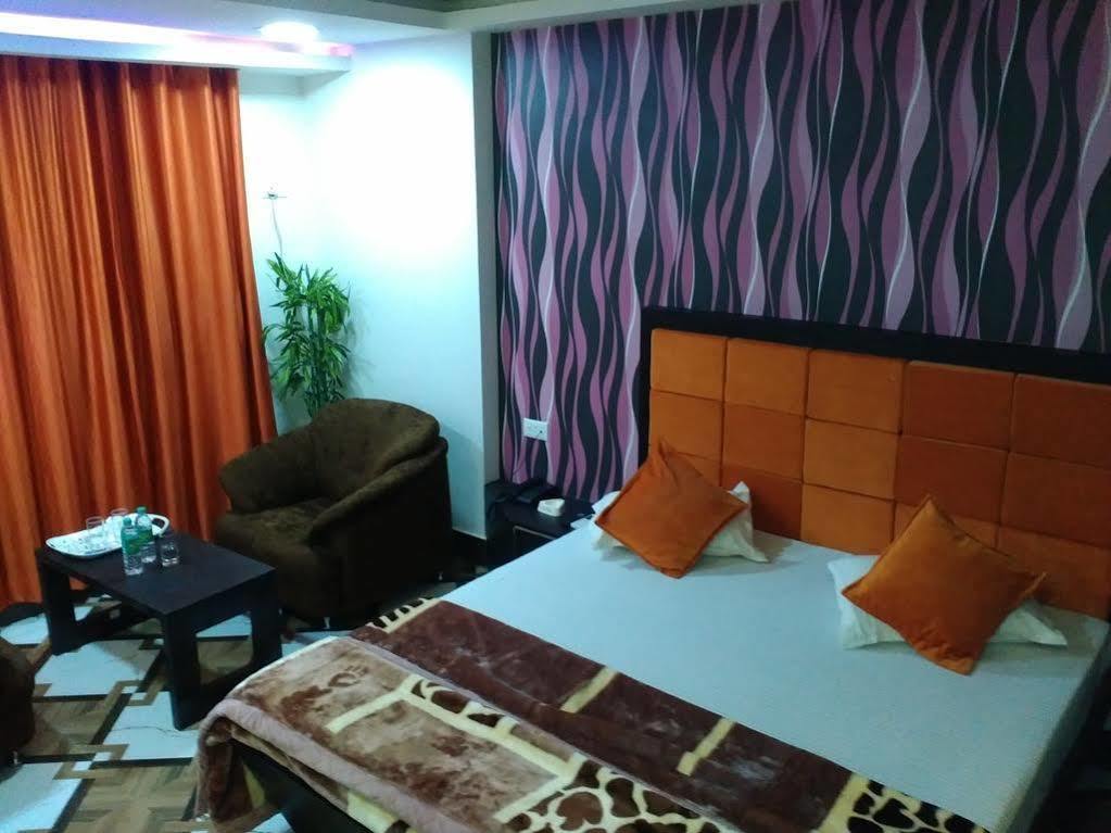 Hotel Rajkamal Deoghar Kültér fotó