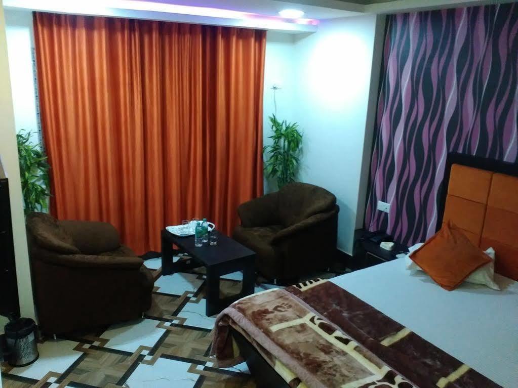 Hotel Rajkamal Deoghar Kültér fotó