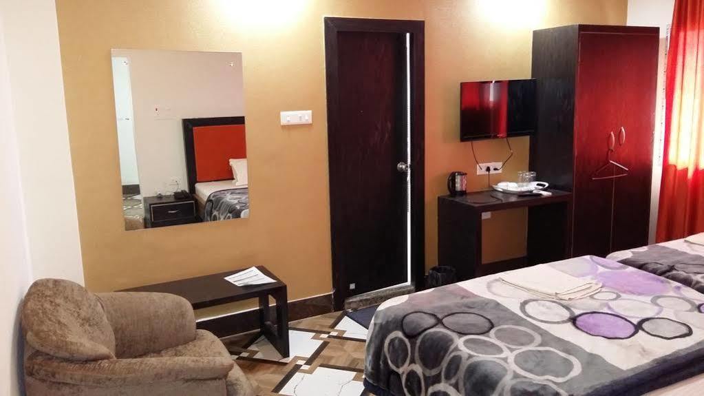 Hotel Rajkamal Deoghar Kültér fotó